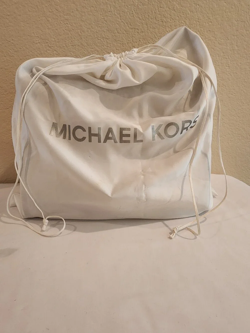Michael Kors Carine Medium Signature Satchel Vanilla/Acorn + Dust Bag